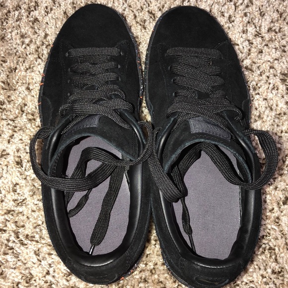 Suede Classic Pumas - Picture 6 of 7